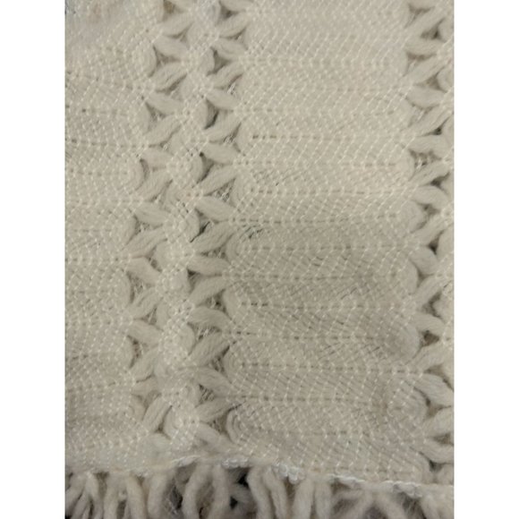 Vintage Knit Shawl Antique White Grannycore Rectangle Fairycore Festival 48 in - Picture 3 of 4